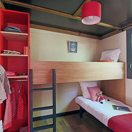 4 Pers Avec Terrasse Et Accès Pmr à - Api-1-52-1231