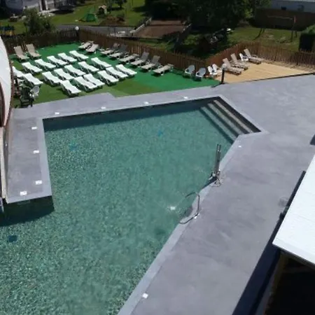 Parque de Campismo 4 Pers Avec Terrasse Et Accès Pmr à - Api-1-52-1231 *