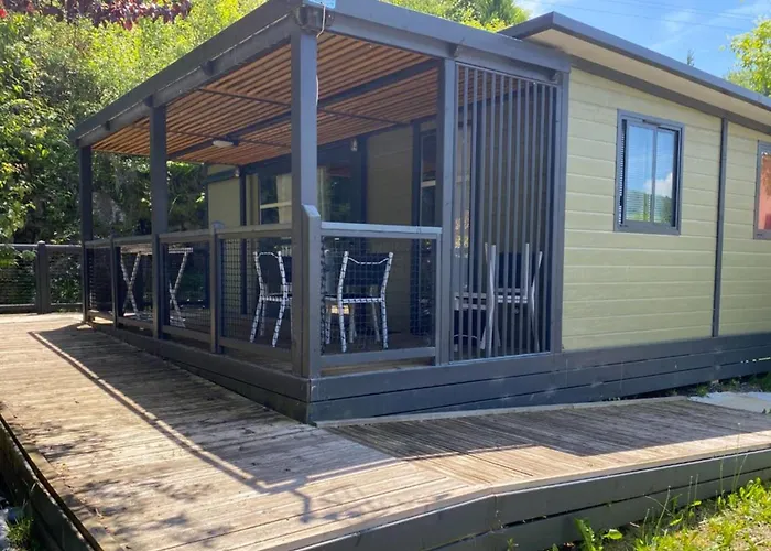 4 Pers Avec Terrasse Et Accès Pmr à - Api-1-52-1231 *