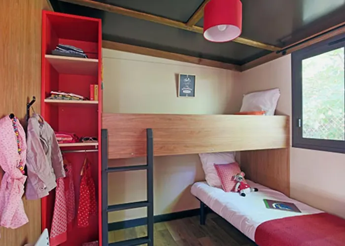 4 Pers Avec Terrasse Et Accès Pmr à - Api-1-52-1231