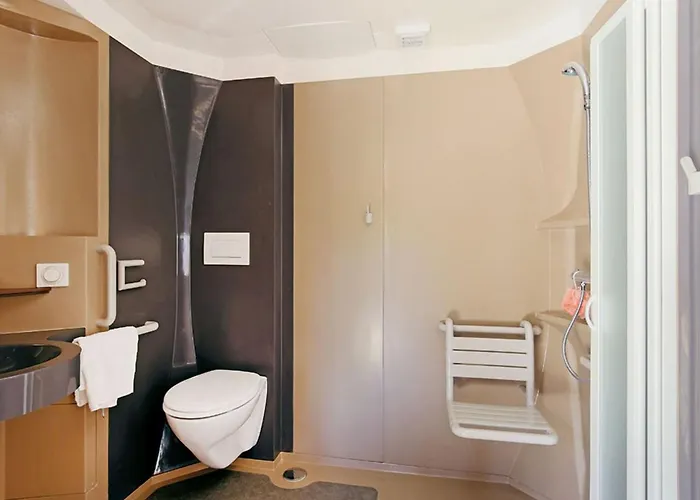 Camping 4 Pers Avec Terrasse Et Accès Pmr à - Api-1-52-1231 Vic-sur-Cère