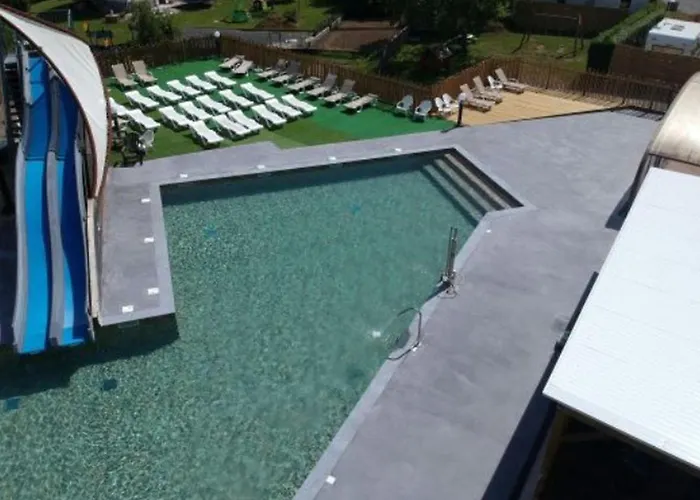 Camping 4 Pers Avec Terrasse Et Accès Pmr à - Api-1-52-1231 *