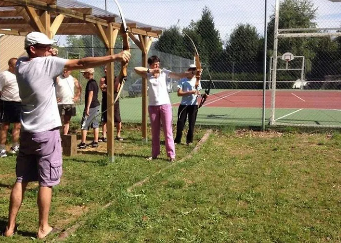 4 Pers Avec Terrasse Et Accès Pmr à - Api-1-52-1231 * Vic-sur-Cère